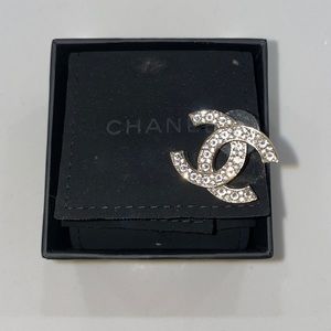 Single Chanel earring big size